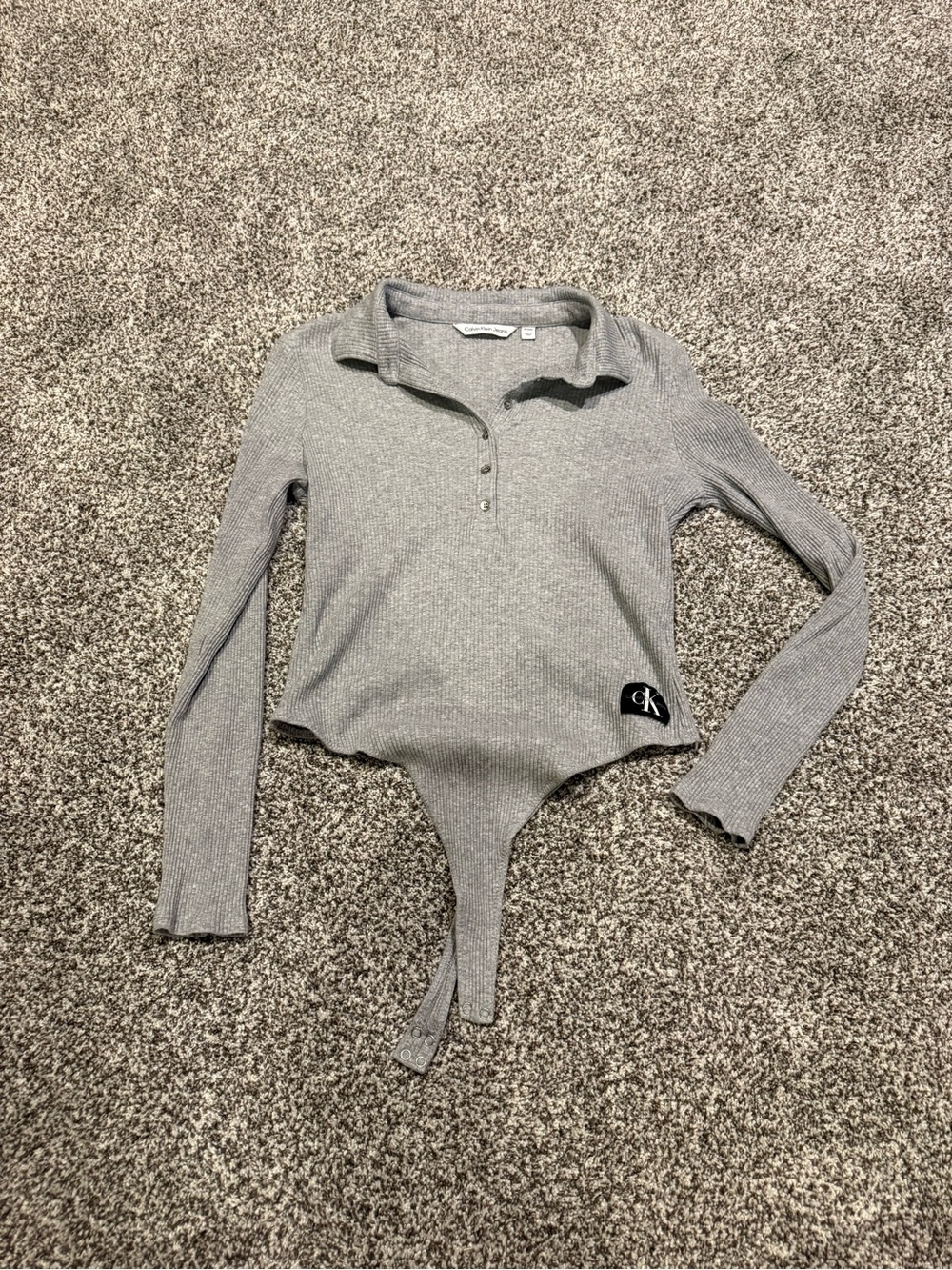Calvin Klein Light Gray Ribbed V-Neck Long-Sleeve Bodysuit Sweater